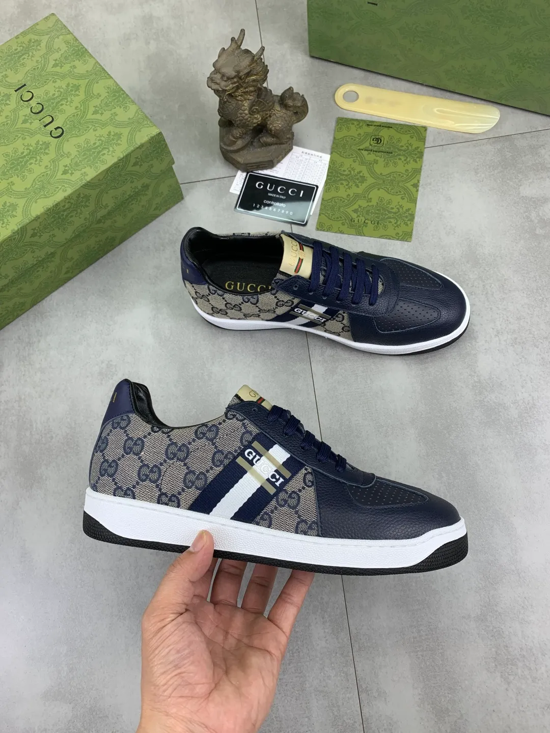 Men's shoes 💰P400💰【New model】 🆘 The latest model from Gucci official website 🎁 Classic casual and fashionable men's shoes 👟 Hot model 💥 Simple and elegant style, exclusive for trendy men. Unique latest brand elements from the official website 👑 Original Gucci decoration, fashionable and generous, made of original soft calfskin fabric ➕ Comfortable soft pigskin lining ✅Wear-resistant rubber outsole designated on the official website_Full of elasticity, the classic model taken at the counter 🎬Color: 4️⃣colors available😍Number of codes: 38-44 (45 46 customized)